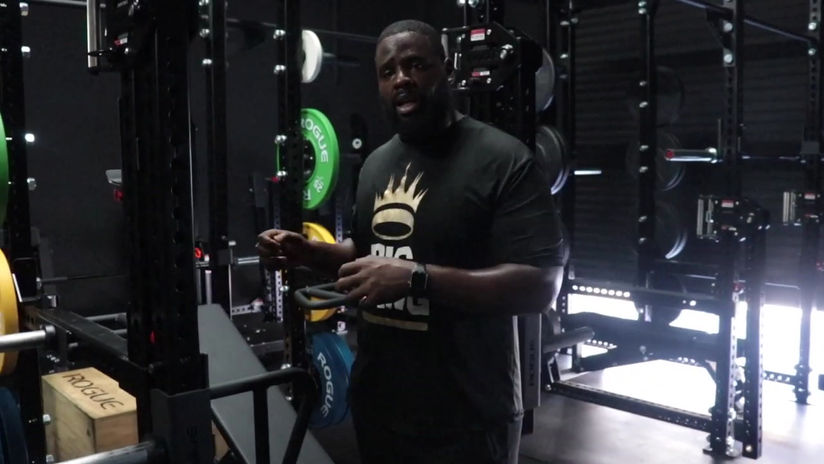 HOW TO STRENGTHEN YOUR PUNCH WITH DUMBBELL PRESS